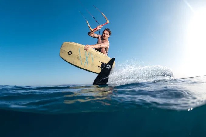 Duotone Soar SLS Board & Carve 3.0 Foil Package - Image 3