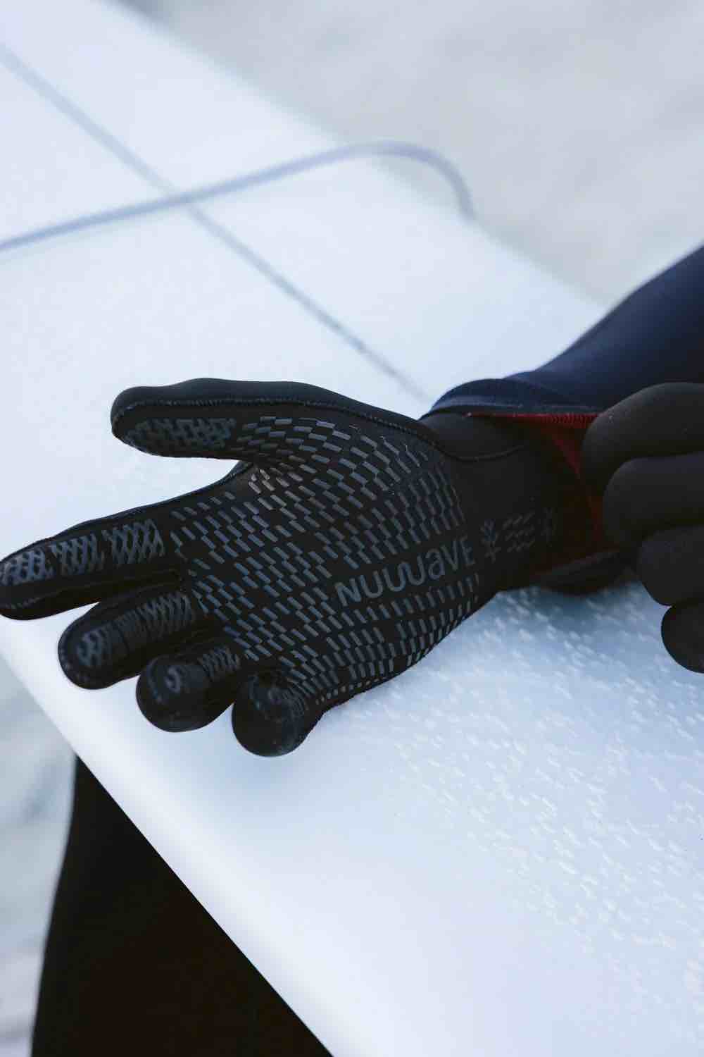 C-Skins Nuwave 3mm Adult Gloves - Image 3