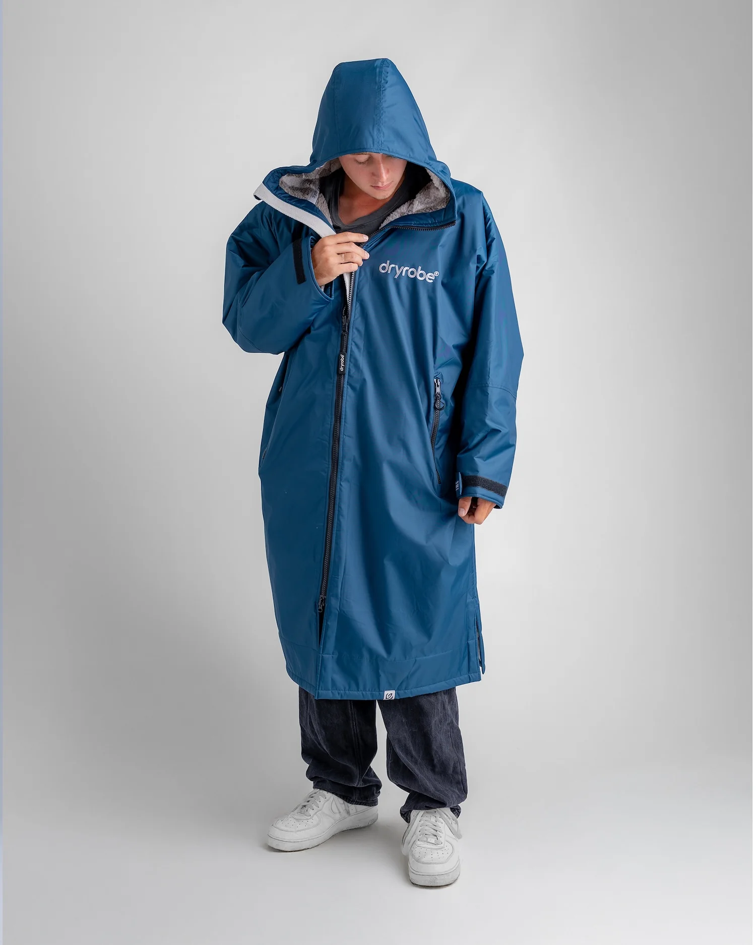 Dryrobe Advance Long Sleeve Adult Changing Robe - Image 2