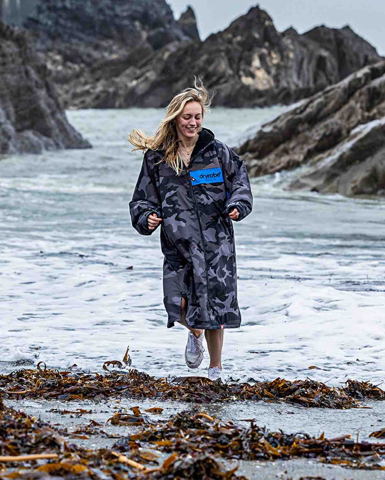 Dryrobe Advance Long Sleeve Adult Changing Robe - Image 2